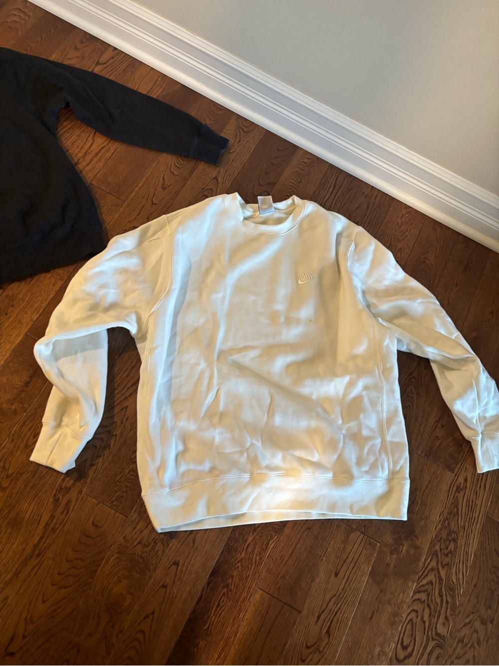 Nike Men's White Crewneck Pullover with Subtle Logo